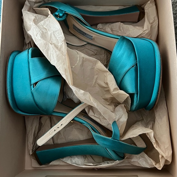 Prada heels - Picture 9 of 9